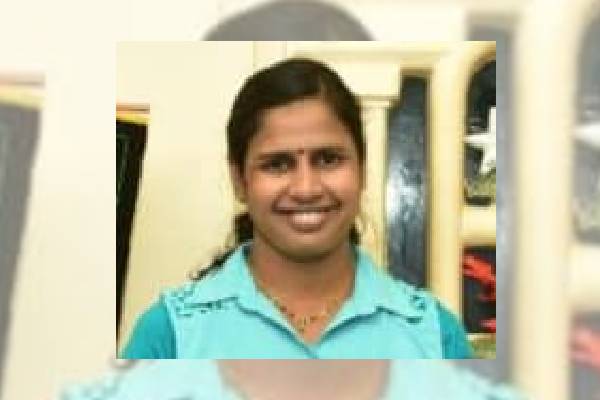 இலங்கையில் மிக இளவயதில் கல்வி நிர்வாக சேவை அதிகாரியாக பதவி உயர்த்தப்பட்ட யாழ் மங்கை!