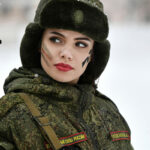 அழகிய பெண்களை இரகசிய ஆயுதமாக களமிறக்கும் ரஷ்யா!