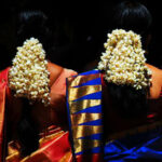 தலையில் பூ வைக்க பிடிக்குமா? இது தெரிஞ்சுகொண்டு இனி வையுங்கள்!