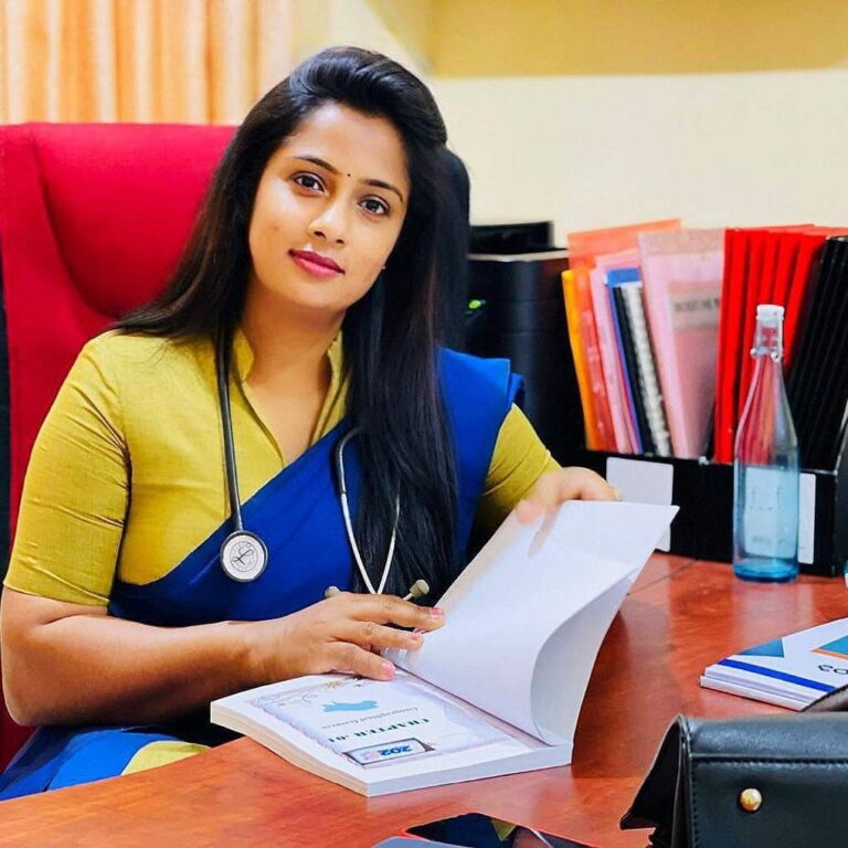 கிளிநொச்சி வைத்தியர் பிரியாந்தினியின் அதிரடி நடவடிக்கையால் கதி கலங்கிய மாபியாக்கள் கிளிநொச்சி வைத்தியர் பிரியாந்தினியின் அதிரடி நடவடிக்கையால் கதி கலங்கிய மாபியாக்கள்