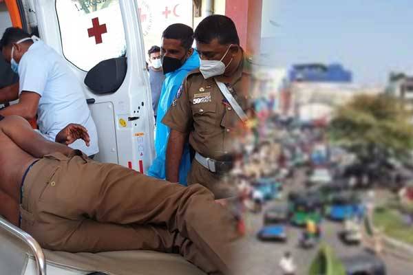 கடமையிலிருந்த போக்குவரத்து பொலிஸ் அதிகாரி-இடம்பெற்ற கோடரி தாக்குதல் கடமையிலிருந்த போக்குவரத்து பொலிஸ் அதிகாரி-இடம்பெற்ற கோடரி தாக்குதல்