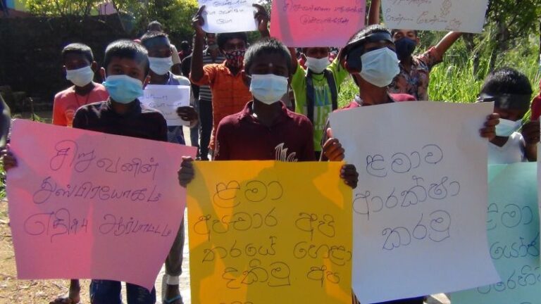 பிக்கு ஒருவருக்கு எதிராக விகாரை முன் மக்கள், சிறார்கள் என பலர் போராட்டத்தில்