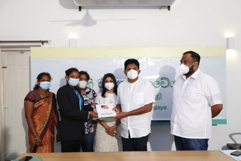 முல்லையின் தங்கமகளை சந்தித்த எதிர்கட்சிதலைவர் மற்றும் மனைவி!