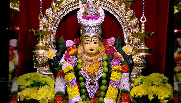கோவிலில் கொடுத்த பூமாலையை வீட்டில் என்ன செய்யவேண்டும்