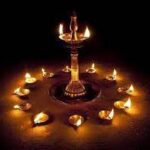 சுவாமி விளக்கை இவ்வாறு அணைத்தால் வீட்டில் கெடுதல் ஏற்படும்