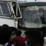 இரண்டு பேருந்துகள் மோதியதில் பாடசாலை மாணவர்கள் 4 பேர் காயம்!