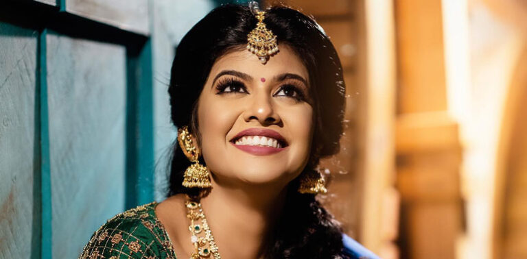 கங்கை நதிக்கரையில் இமயமலை அடிவாரத்தில் நடைப்பெற்ற பாடகியின் திருமணம்(உள்ளே படங்கள் )