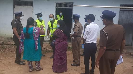 கட்டிலில் உறங்கிக் கொண்டிருந்த தந்தையை பொல்லினால் தாக்கி கொலை செய்த மகன்