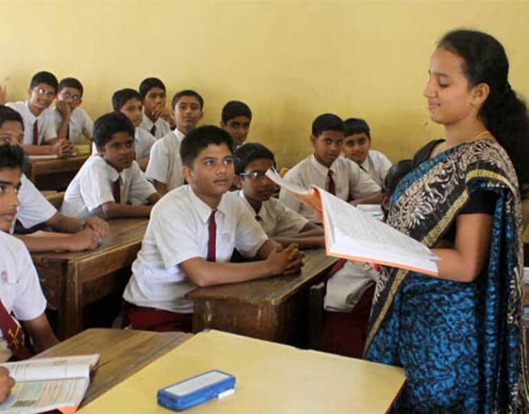 இலங்கையில் ஆசிரியர் இடமாற்றங்ள் மீண்டும் ஆரம்பம் இலங்கையில் ஆசிரியர் இடமாற்றங்ள் மீண்டும் ஆரம்பம்
