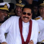 பிரதமர் மஹிந்தவின் இராஜினாமாவை தடுத்து நிறுத்திய இரண்டு அமைச்சர்கள்