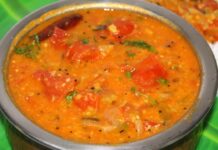 காய்கறி எதுவும் சேர்க்காமல் வெறும் தக்காளி, வெங்காயத்தை மட்டுமே வைத்து செய்யும் குழம்பு