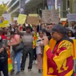 பிரித்தானியாவில் இலங்கை அரசுக்கு எதிராக கவனயீர்ப்புப் ஆர்ப்பாட்டத்தில் மக்கள்