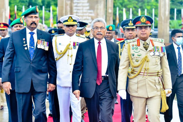 நீண்ட நாட்களின் பின் வெளியே தலை காட்டிய கோட்டாபய!