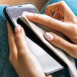 Smart Phone திரையை சுத்தம் செய்வது எப்படி?