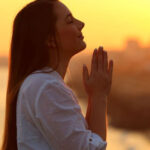 தினமும் வரக்கூடிய இந்த 1 நிமிடத்தில் இறைவனிடம் வேண்டுதல் வைத்தால் நினைத்ததெல்லாம் நடக்கும்.