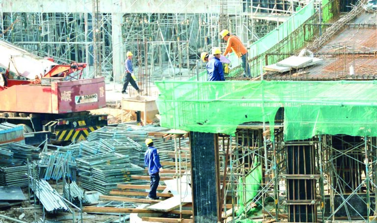 இலங்கை கட்டுமானத்துறையில் 70%த்துக்கு மேற்பட்<br>டோர் வேலை இழக்கும் அபாயம்! இலங்கை கட்டுமானத்துறையில் 70%த்துக்கு மேற்பட்<br>டோர் வேலை இழக்கும் அபாயம்!