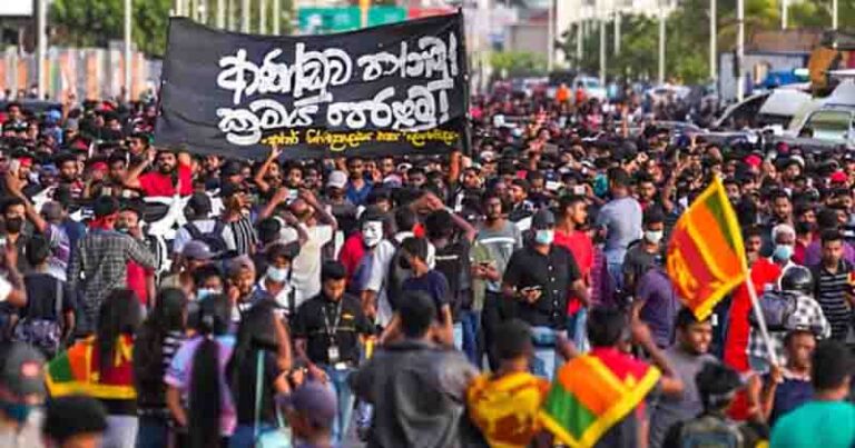 உலக வர்த்த மையத்துக்கு முன்னால் தீவிரமடைந்த போராட்டம்