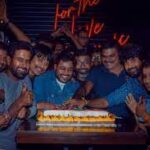 படத்தின் வெற்றியை கேக் வெட்டி கொண்டாடிய டான் படக்குழுவினர்