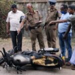 நடுரோட்டில் திடீரென தீப்பற்றிய மோட்டார் வண்டி!