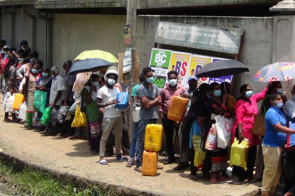 மண்ணெண்ணெய்காக காத்திருப்போருக்கு அமைச்சர் கஞ்சன விஜயசேகர கூறிய ஆறுதல் செய்தி