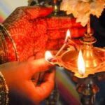 தினமும் விளக்கு ஏற்றுவதற்கு முன் இந்த ஒரு விஷயத்தை மட்டும் செய்யுங்கள்!